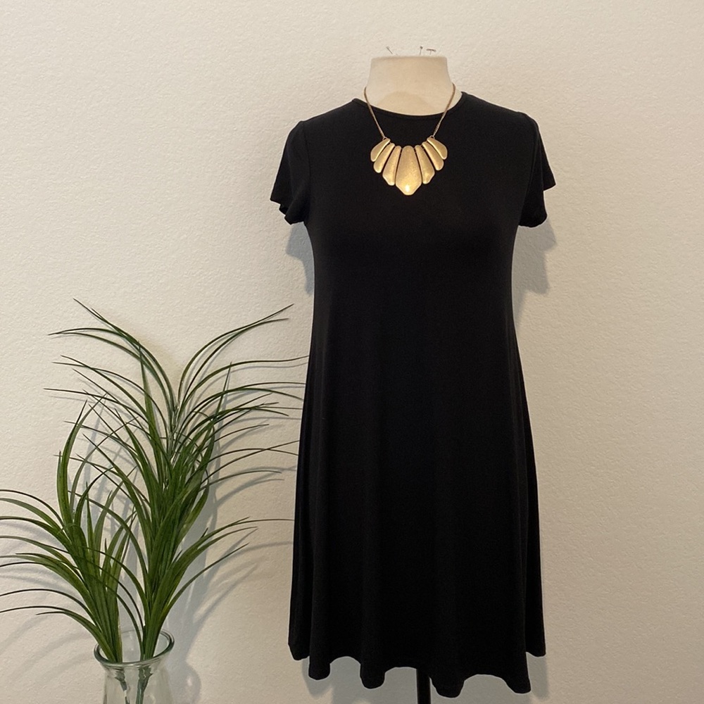 Little black (t-shirt) dress